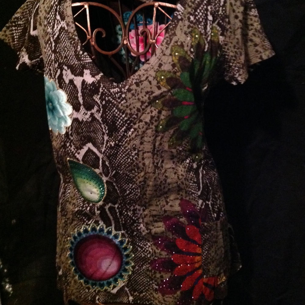 DESIGUAL Tunic Top NWT L shark bite